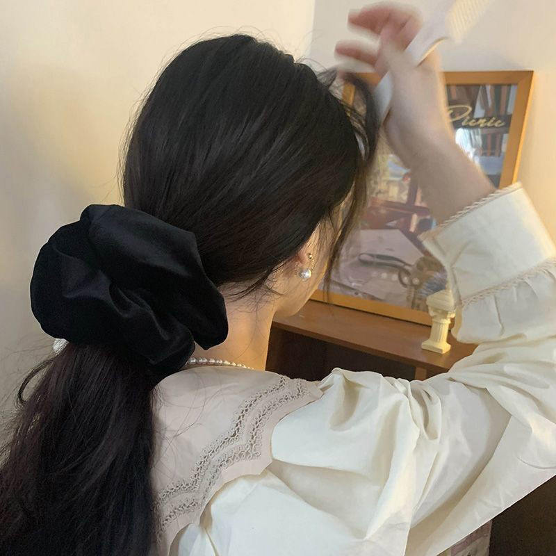 Oversize Black Velvet Scrunchi - огляд і ціна Freshwater Line